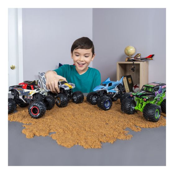 Monster Jam Die-Cast Vehicle 1:24 Scale Assorted