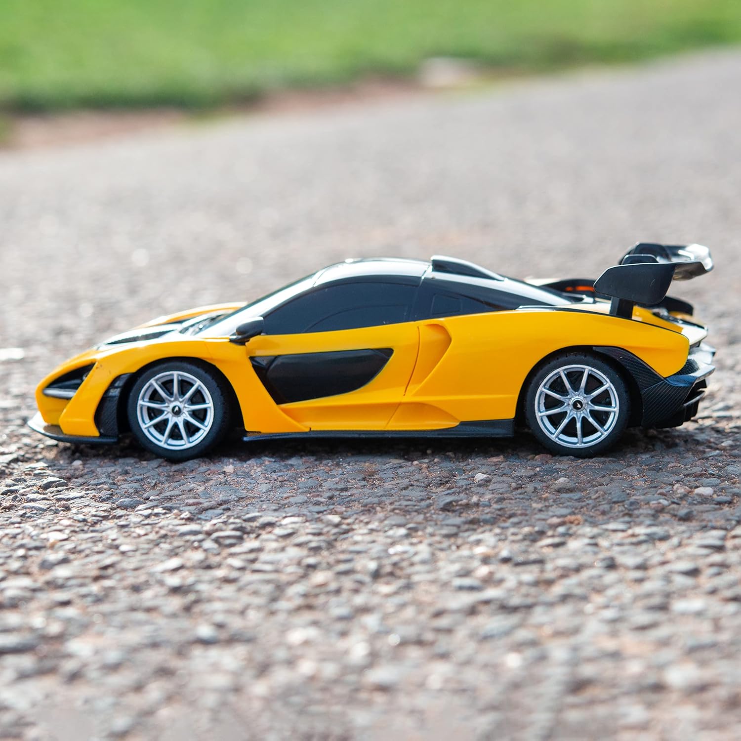Remote Control McLaren Senna | 1:24sc Model 27.145MHz