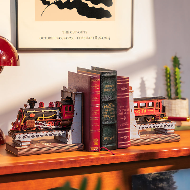 Rolife Century Train DIY Book Nook TGE01