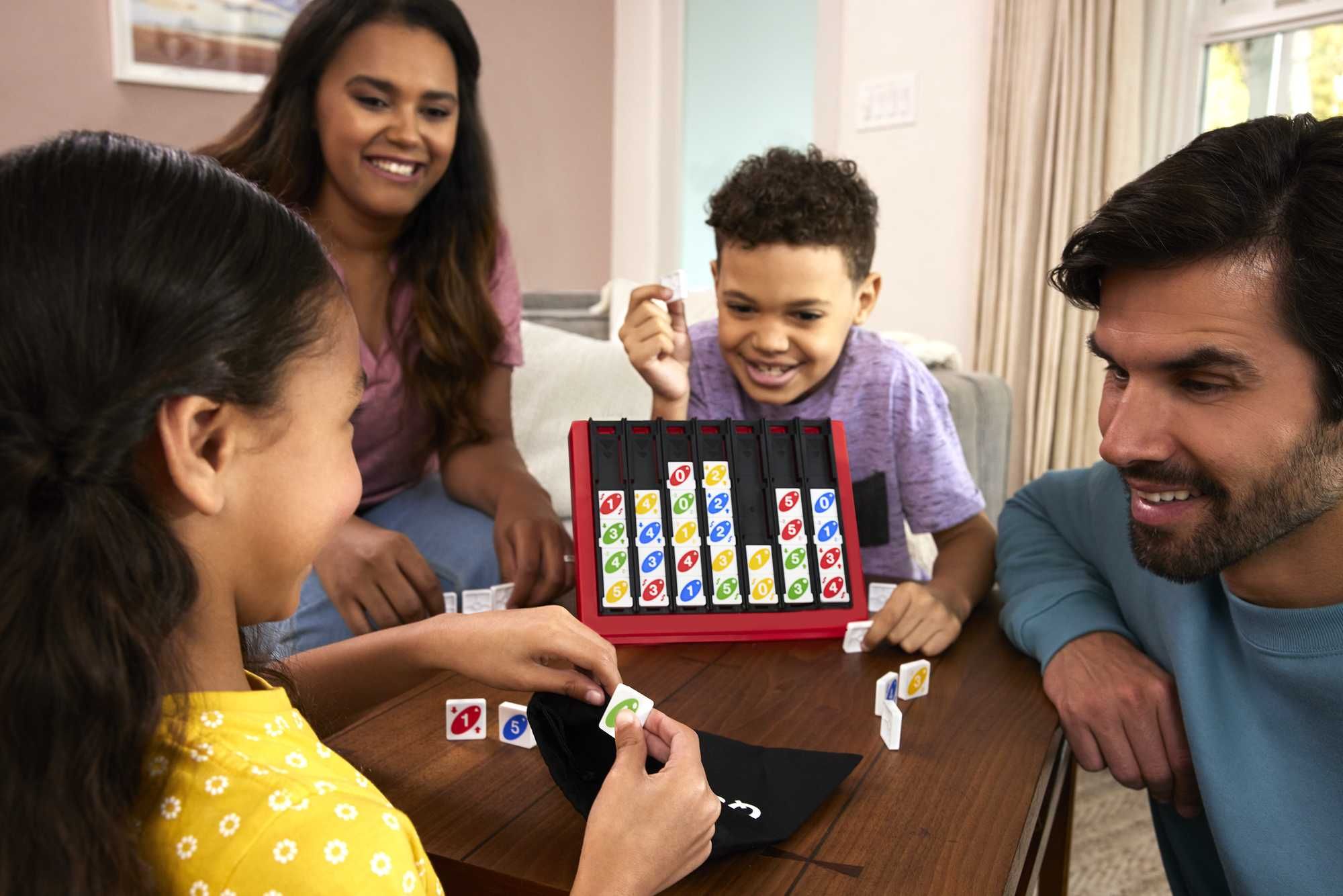 Mattel Games UNO Quatro